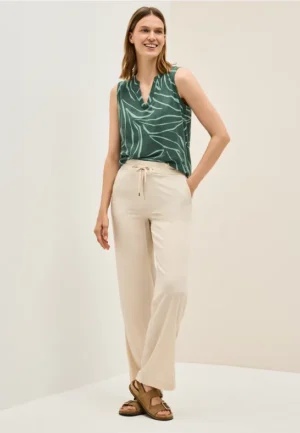 Gedessineerde top met gespleten hals