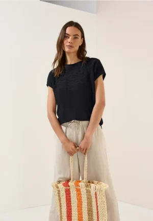 Shirt met geborduurd patroon