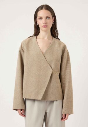 YAS Yasspring Colbert