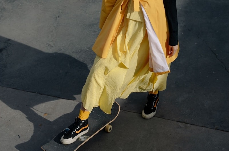 Welke sneakers draag je onder een jurk of rokje blog tips