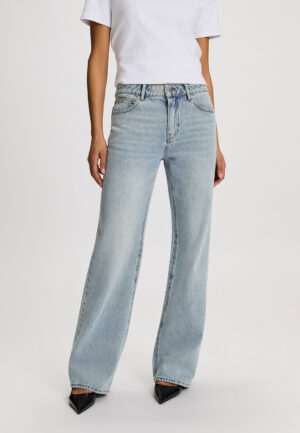 Silvercreek Jada Wider Straight Jeans