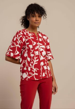 Studio Anneloes Cyra Flower Top 13659 T-shirt Korte Mouw 4013 Ruby Red/ecru