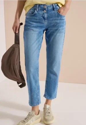 7/8 Slim Leg jeans in casual fit