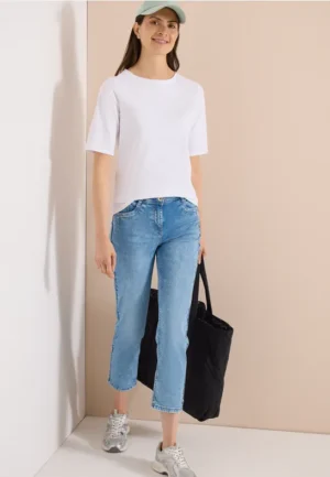 High Waist straight leg jeans in Slim Fit