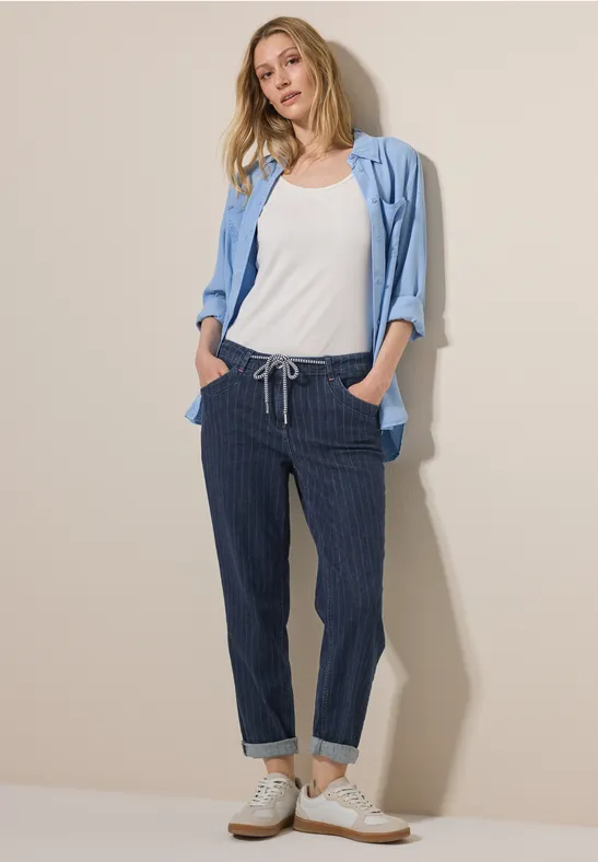 Jeans met krijtstreeplook