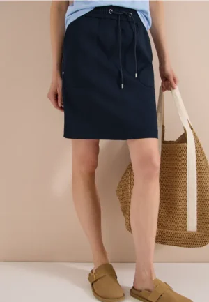 Knielange rok in een verwassen look