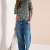 Shirt met boothals en leoprint