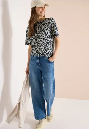Shirt met boothals en leoprint