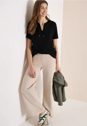 Shirt met korte mouwen en gespleten hals