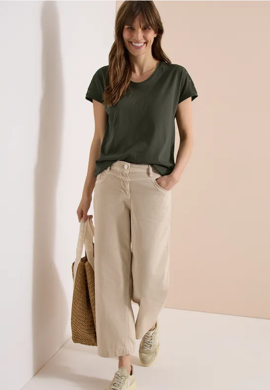 Shirt met overhangende schouders en kanten details