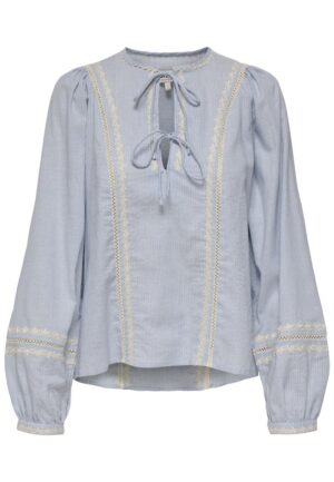 Only Onlmonica Ane Life Ls Emb Top Wvn T-shirt Lange Mouw 4674066 Cloud Dancer Blue Ribbon