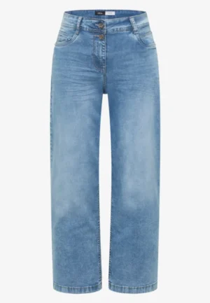Alternative view of 7/8 Wide Legs Jeans
