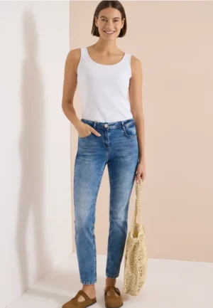 Jeans met High Waist en smalle pijpen in Slim Fit