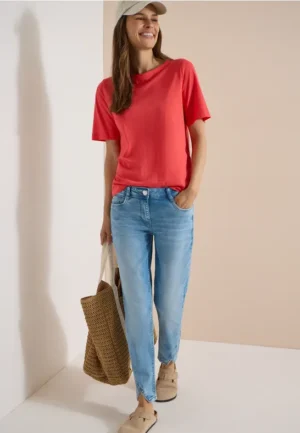 Straight Leg jeans met klinknageldetails
