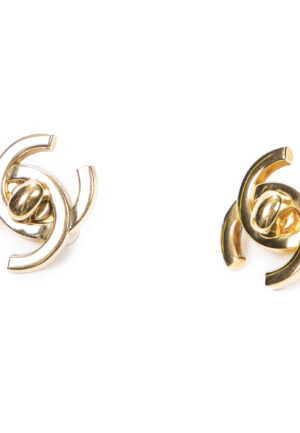 Alternative view of CC Turn Lock Clip On Earrings  Oorbellen