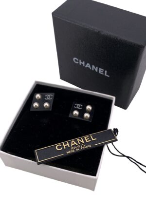 Alternative view of Chanel Plastic Oorbellen CC