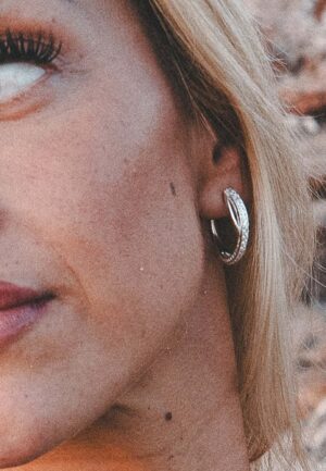 Alternative view of Vrouwen Cross Hoepel Oorbellen in 925 Sterling Zilver BIPE026