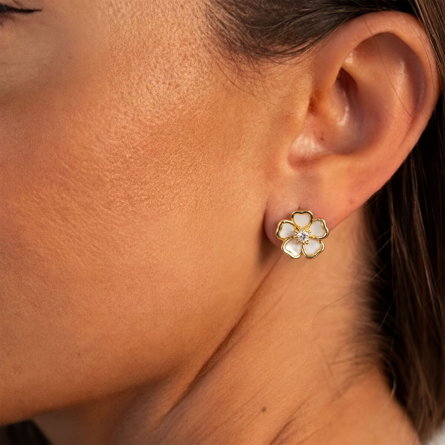 Vrouwen Bloem Oorbellen in Zilver met Gouden Plating en Cubic Zirkonia BIPE051 - Afbeelding 2