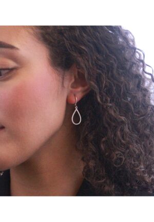 Alternative view of Laelia Dangling Hoop Earrings - Oostenrijks kristal